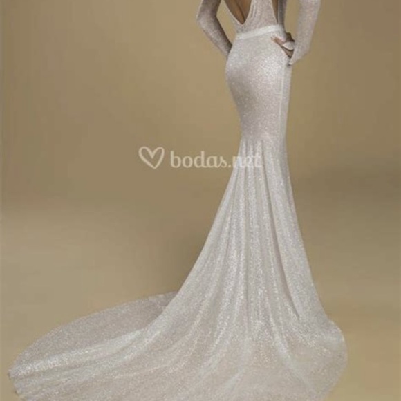 LOVE by Pnina Tornai gown. Never worn. Sample size 10. - Picture 5 of 5